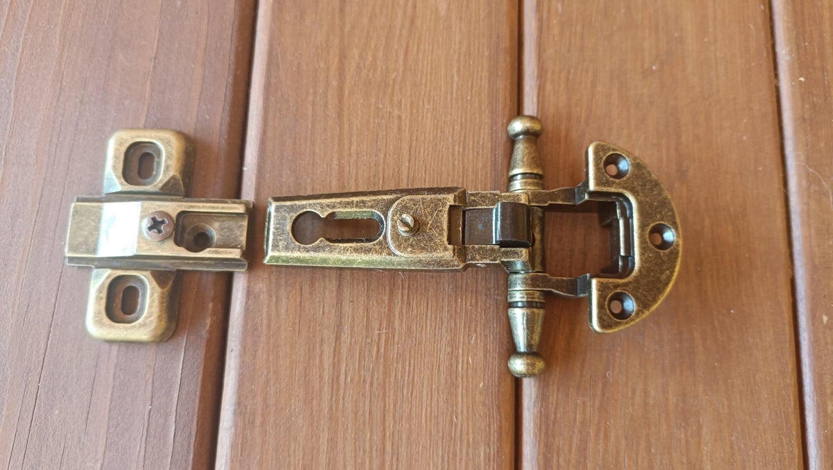 Cerniere per Mobili Antichi Cerniera per Ante in Battuta Arte Povera stile antico completa di basetta, Finitura bronzata scodellino 27